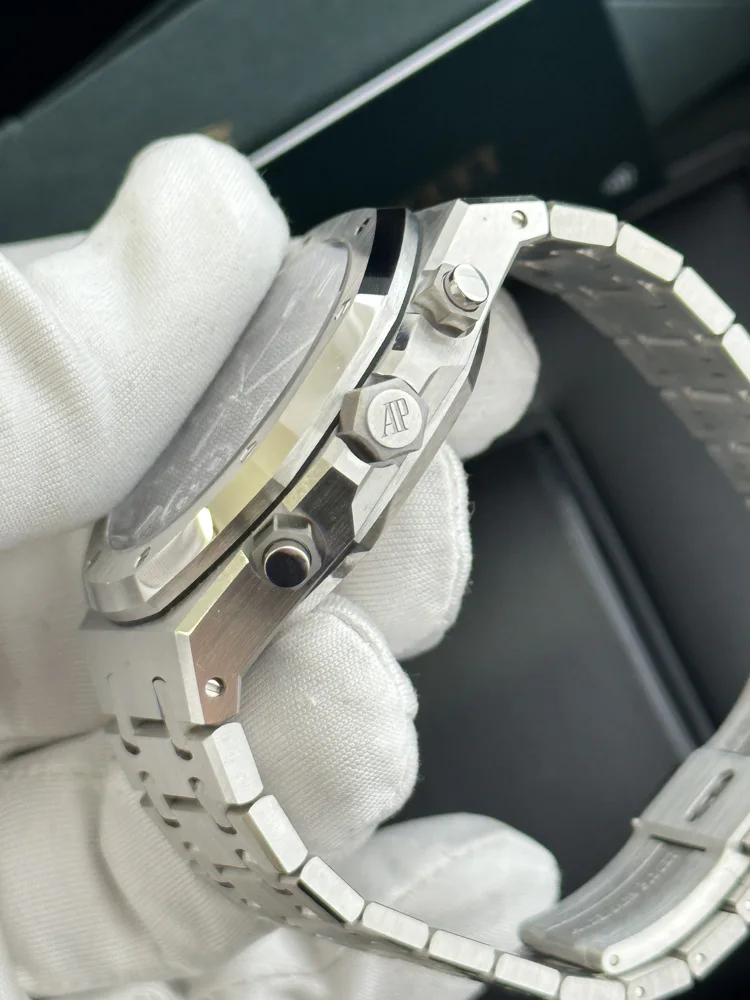Audemars Piguet Royal Oak Chronograph SELFWINDING CHRONOGRAPH 41 MM